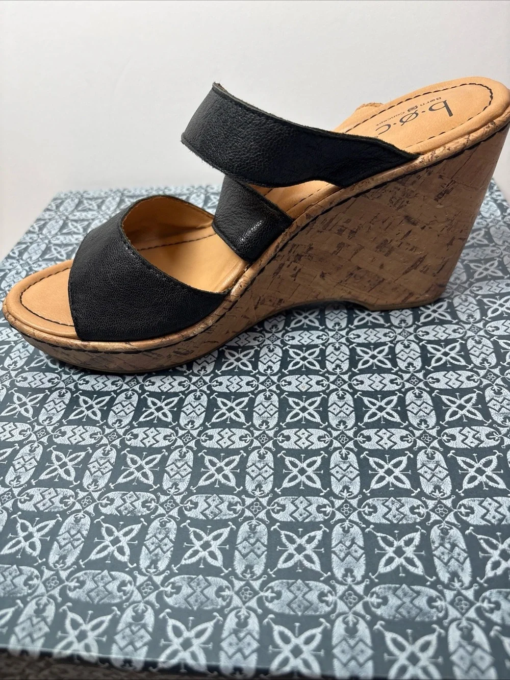 b.o.c Born Black Leather Cork Wedge Buckle Strap Sandals Women’s US 9 M